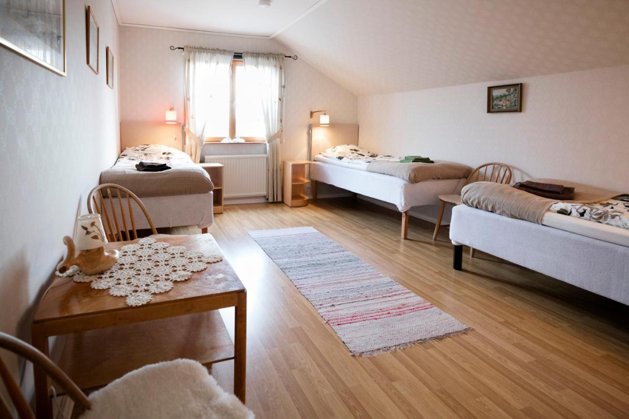 Mellangården Vandrerhjem Vasterbykil Rom bilde